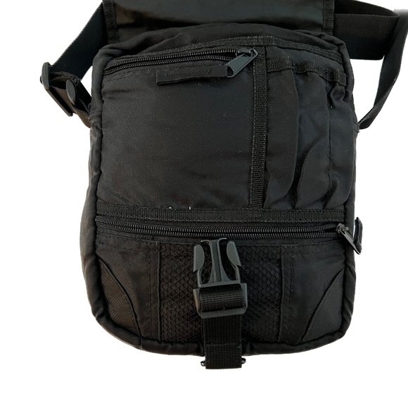 ROOTS Crossbody Bag Black Nylon Buckled Flap Lots of Pockets Back Pouch - Picture 3 of 6